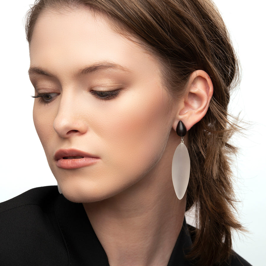 Nymphe earrings with rosewood and translucent rubber